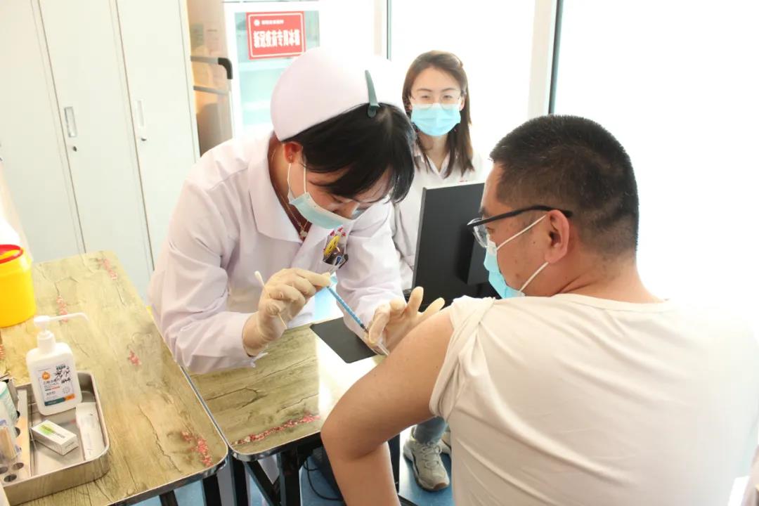 我院举行新冠疫苗疑似接种异常反应应急演练(图6)